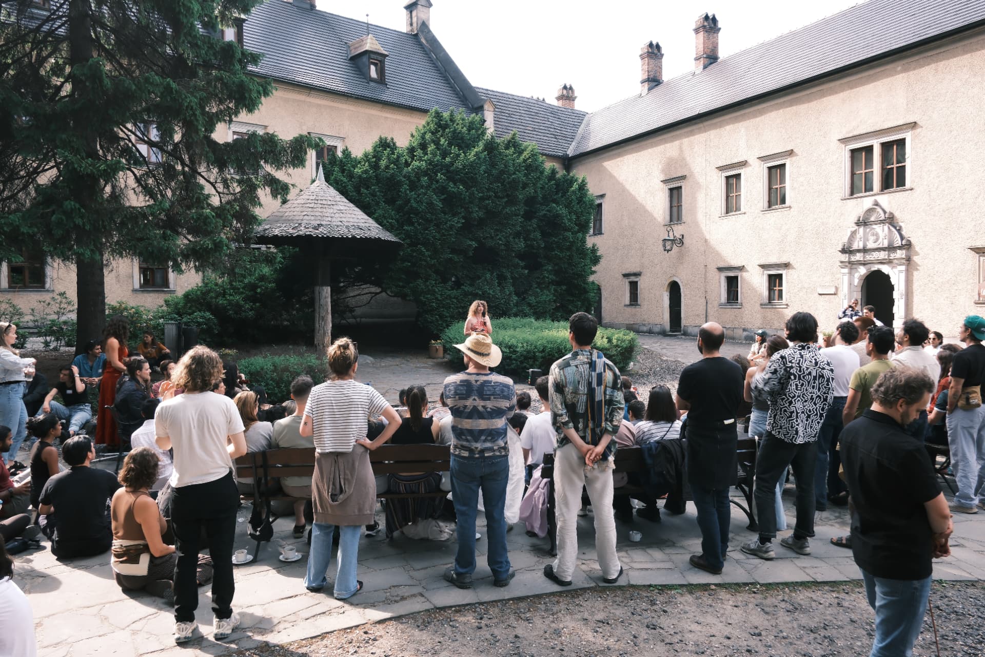 Holding a courtyard of a hundred people